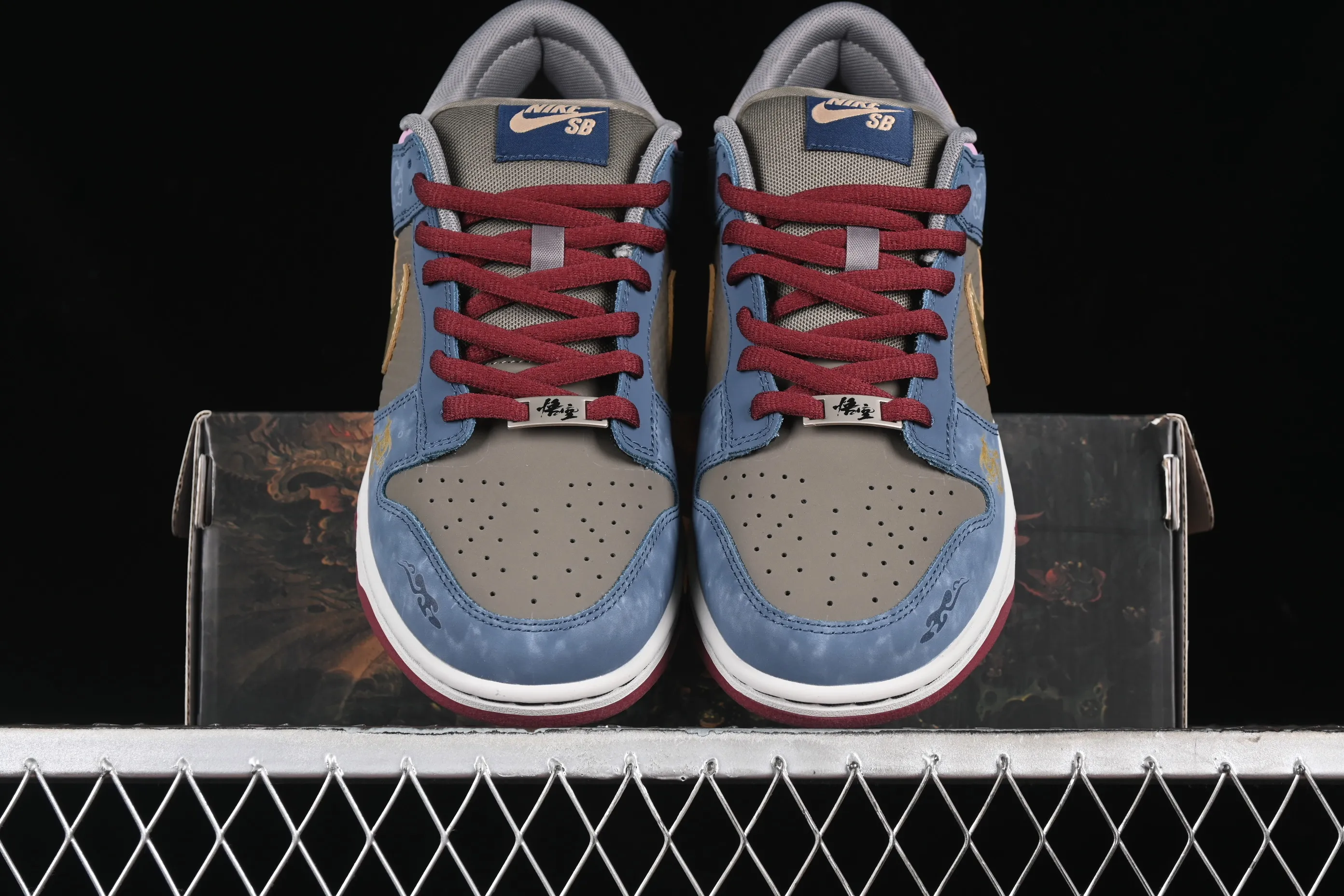All Categories Nk SB Dunk Series Nk SB Dunk Low Low-top sneakers Nk Dunk Low Game theme Black Myth Wukong Xiangyun Dragon Pattern Deconstructed retro low-top casual sneakers WK0820-001